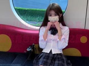 Peach milky的绝美写真分享：爱丽丝与蒂法角色互换的奇妙之旅.txt